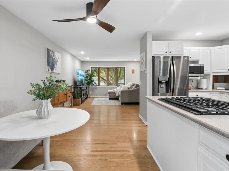 15670 W Sprucewood Lane Libertyville IL 60048