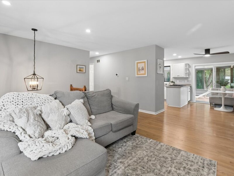 15670 W Sprucewood Lane Libertyville IL 60048