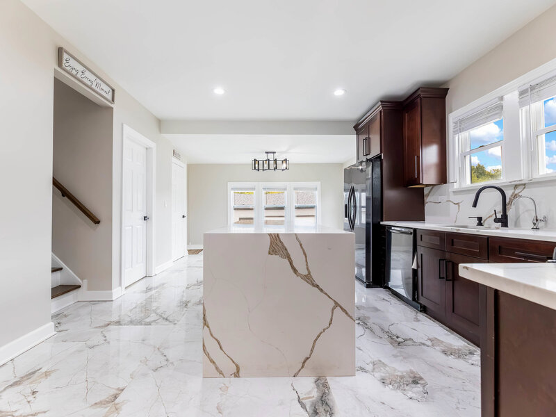 16563 S Park Avenue South Holland IL 60473