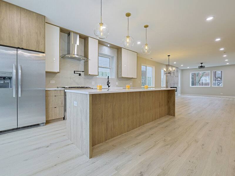 5837 W Iowa Street Chicago IL 60651