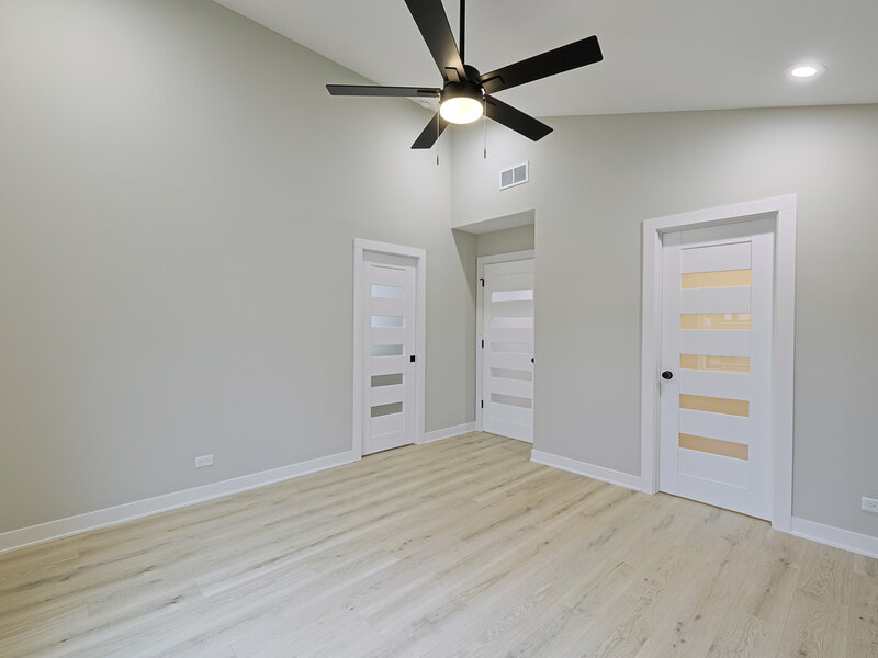 5837 W Iowa Street Chicago IL 60651