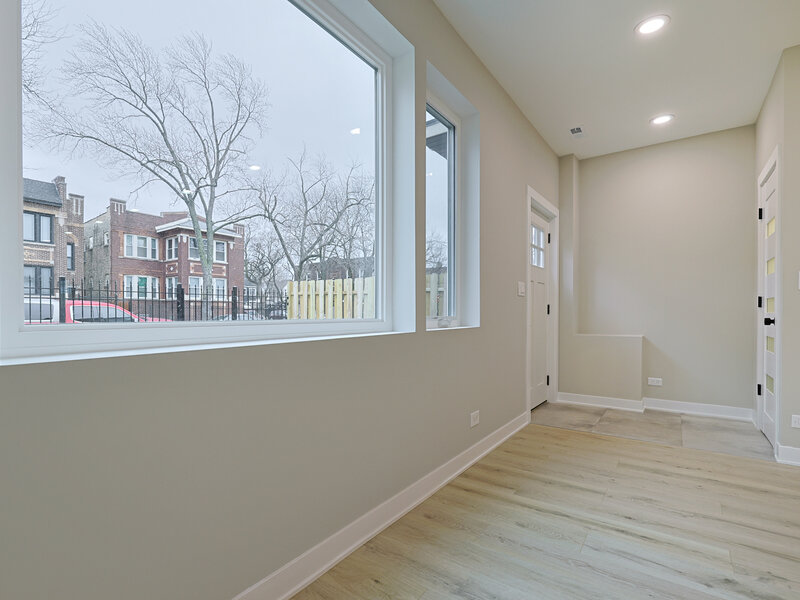 5837 W Iowa Street Chicago IL 60651