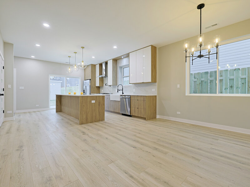 5837 W Iowa Street Chicago IL 60651