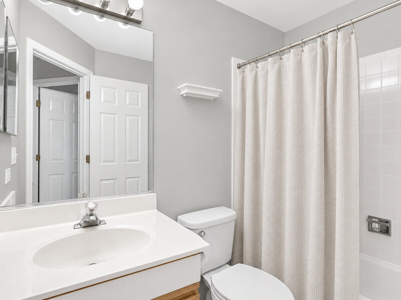 1304 Orleans Drive Mundelein IL 60060