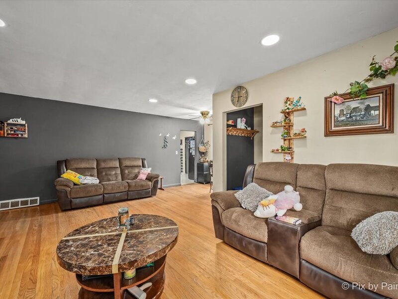 2119 Cherry Avenue Hanover Park IL 60133