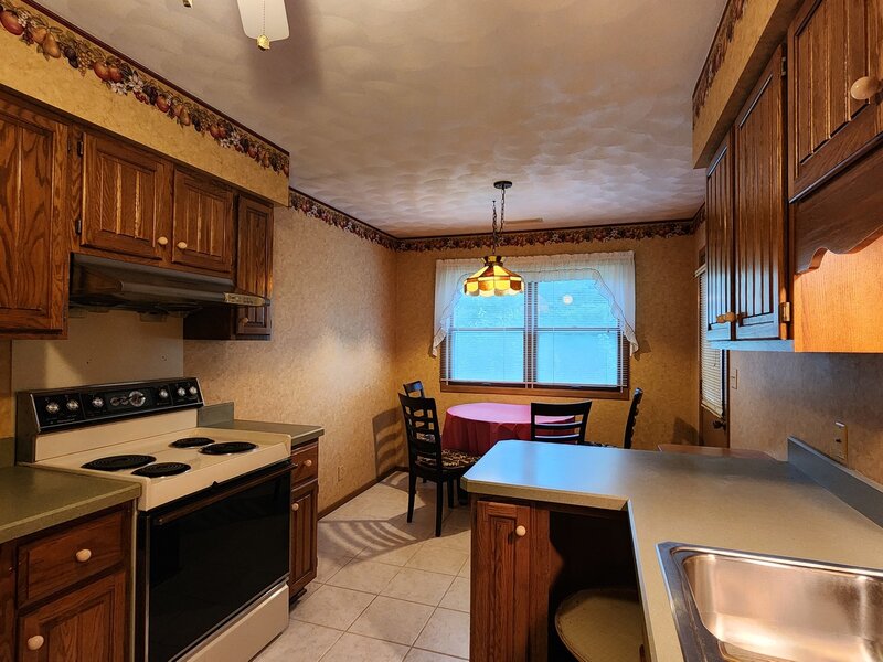 814 13th Avenue Clinton IA 52732