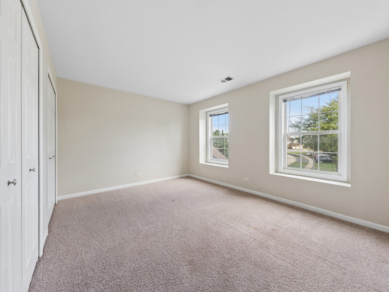 240 Ashbury Lane Roselle IL 60172