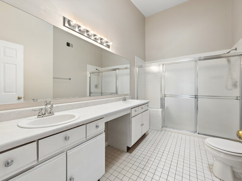 240 Ashbury Lane Roselle IL 60172