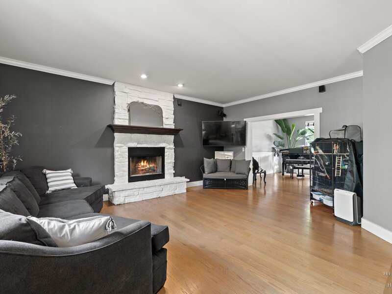 399 Asbury Avenue Fox River Grove IL 60021