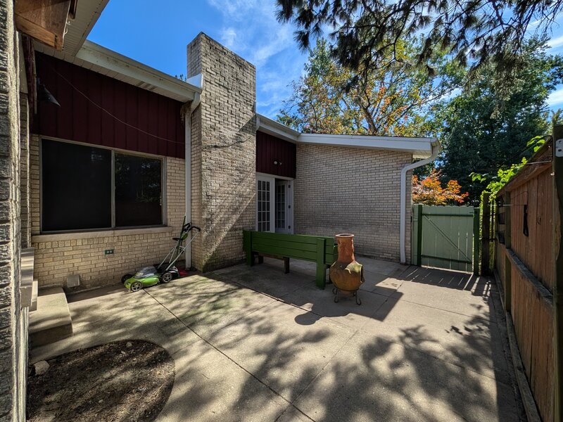 1958 W Morse Avenue Chicago IL 60626