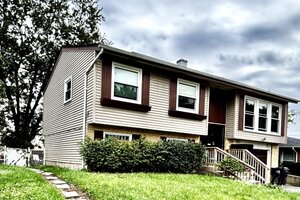 Photo of 1135 E 159th Place South Holland IL 60473