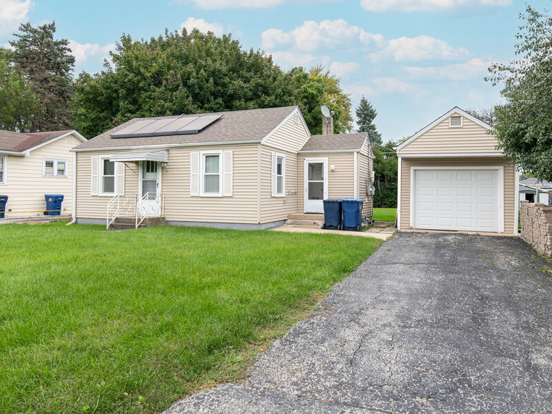 609 N Frolic Avenue Waukegan IL 60085