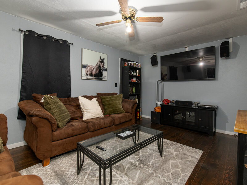 609 N Frolic Avenue Waukegan IL 60085