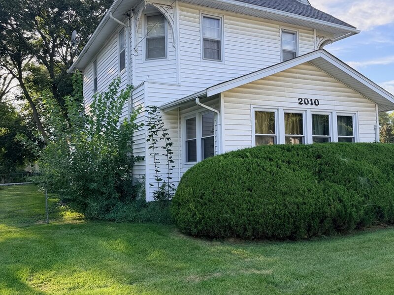 2010 Latham Street Rockford IL 61103