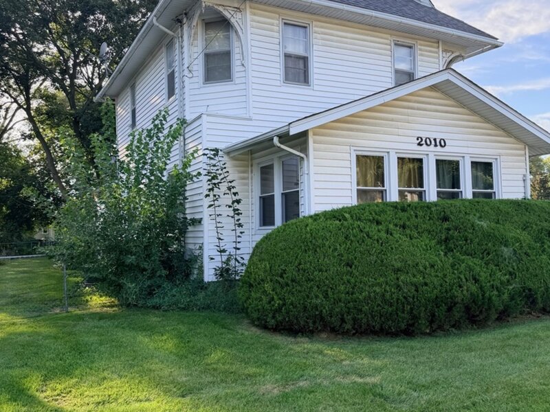 2010 Latham Street Rockford IL 61103