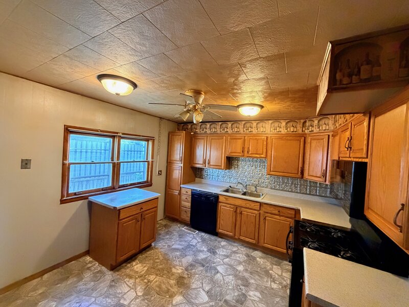 2010 Latham Street Rockford IL 61103