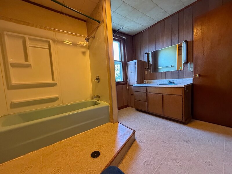 2010 Latham Street Rockford IL 61103