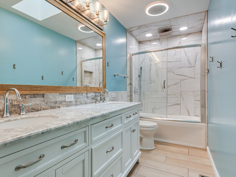 1124 Covington Drive Lemont IL 60439