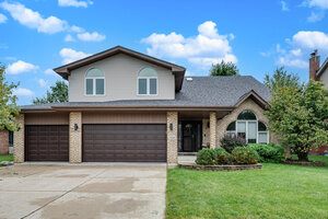 Photo of 1124 Covington Drive Lemont IL 60439
