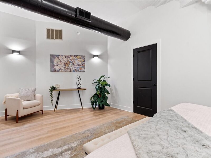 3323 N Paulina Street Chicago IL 60657