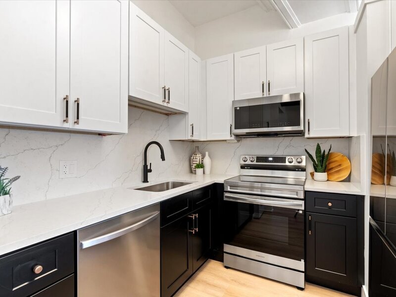 3323 N Paulina Street Chicago IL 60657