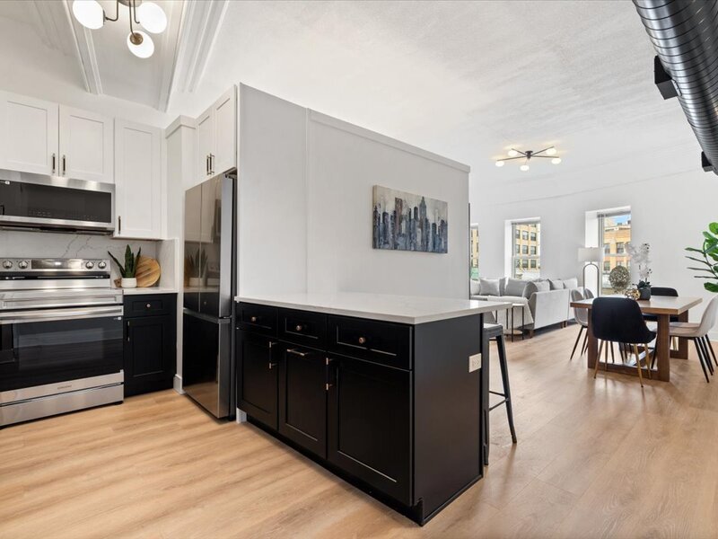 3323 N Paulina Street Chicago IL 60657