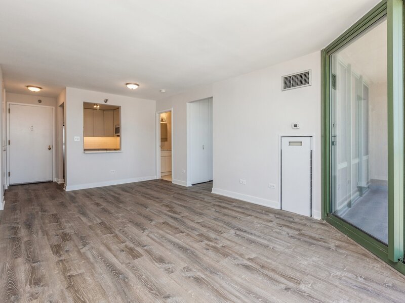 111 W Maple Street Chicago IL 60610
