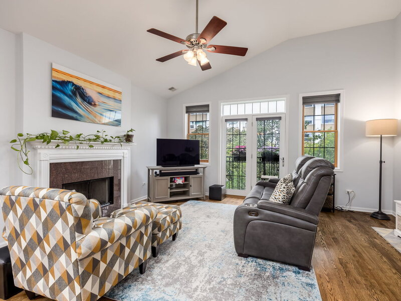 917 W Lakeside Place Chicago IL 60640
