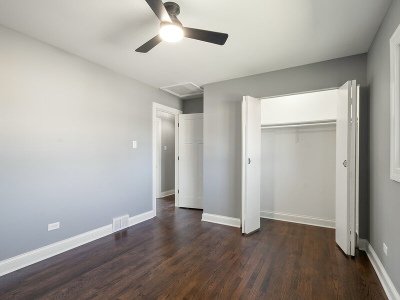 14057 S Hoxie Avenue Burnham IL 60633