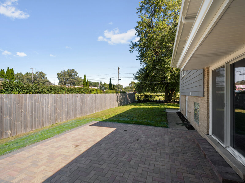 14057 S Hoxie Avenue Burnham IL 60633
