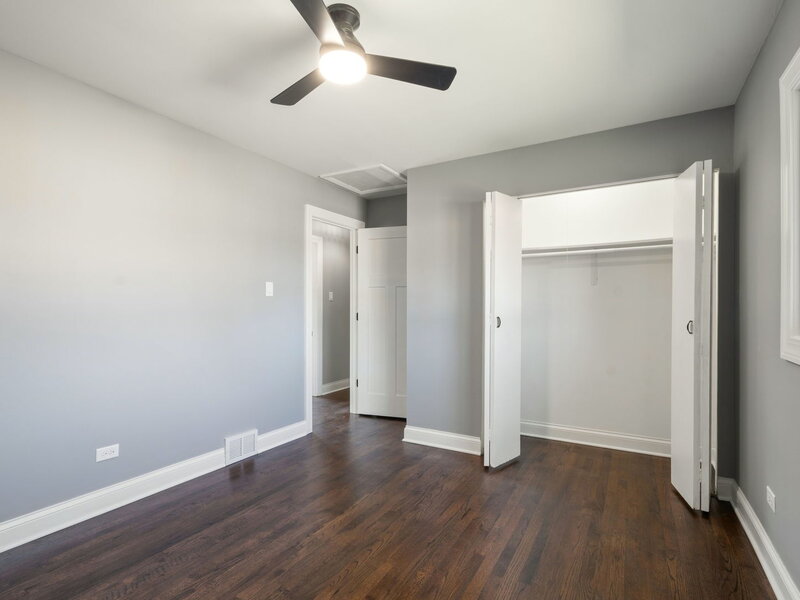 14057 S Hoxie Avenue Burnham IL 60633