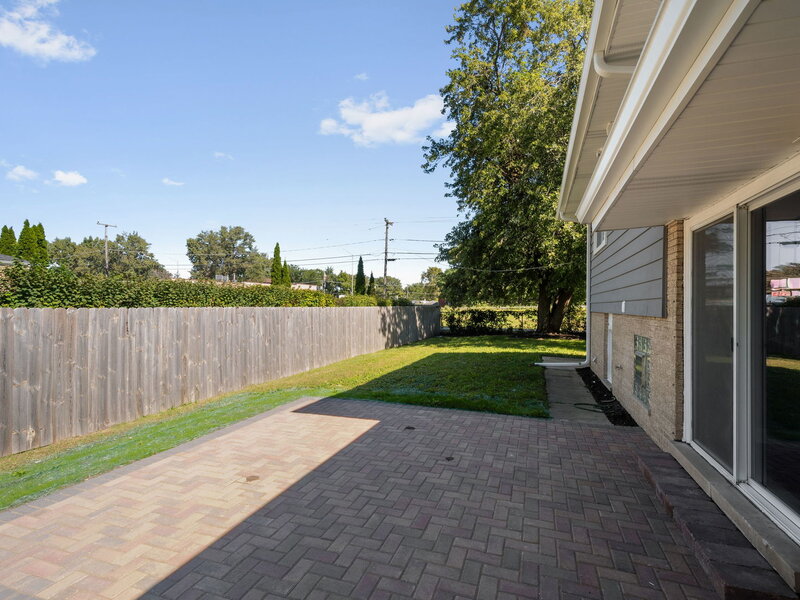 14057 S Hoxie Avenue Burnham IL 60633