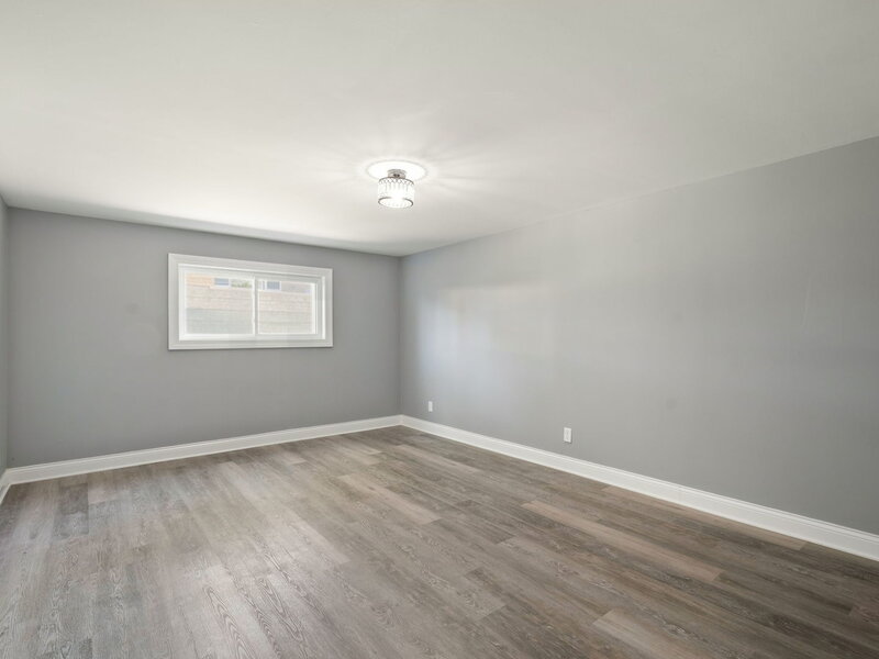 14057 S Hoxie Avenue Burnham IL 60633