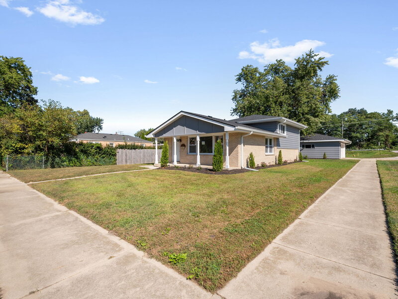 14057 S Hoxie Avenue Burnham IL 60633