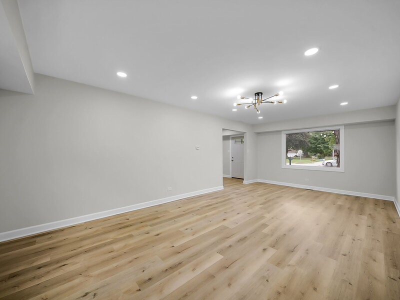 132 N Pinecrest Road Bolingbrook IL 60440