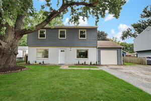 Photo of 132 N Pinecrest Road Bolingbrook IL 60440