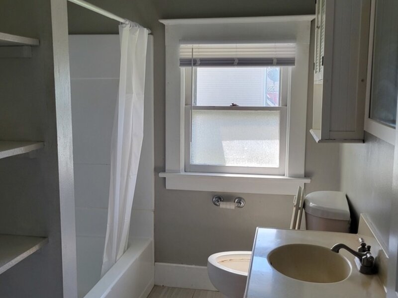 1734 Davie Street Davenport IA 52804