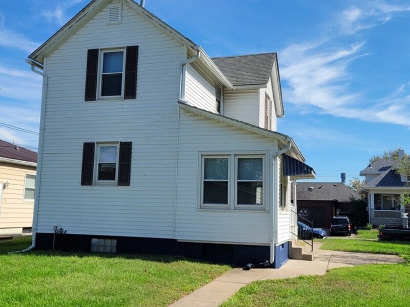 1734 Davie Street Davenport IA 52804