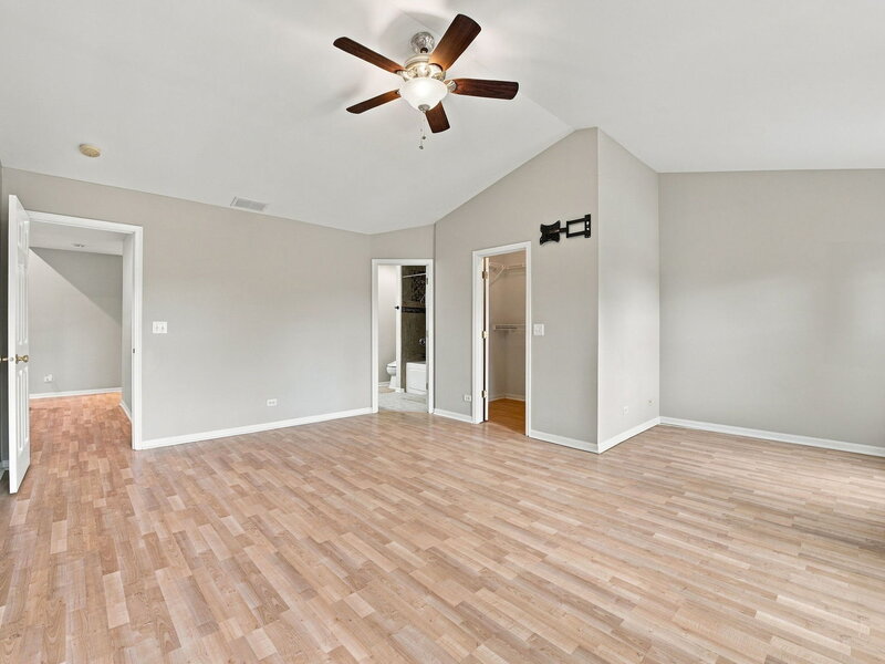 2469 Stoughton Circle Aurora IL 60502