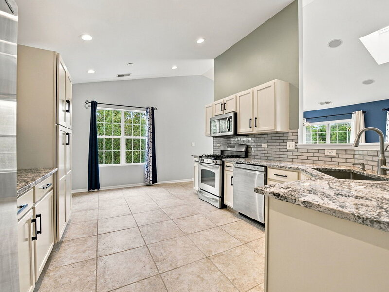 2469 Stoughton Circle Aurora IL 60502