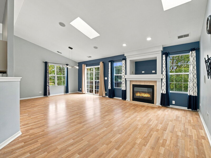 2469 Stoughton Circle Aurora IL 60502
