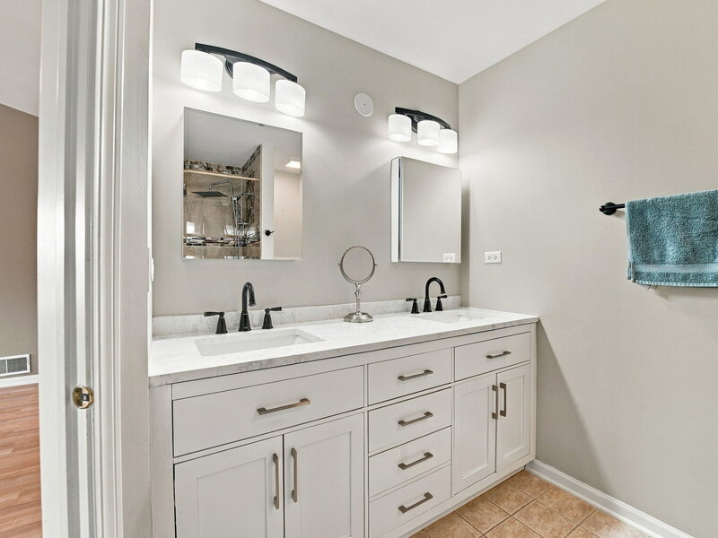 2469 Stoughton Circle Aurora IL 60502