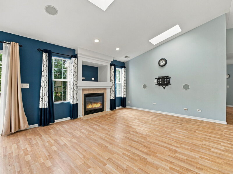 2469 Stoughton Circle Aurora IL 60502