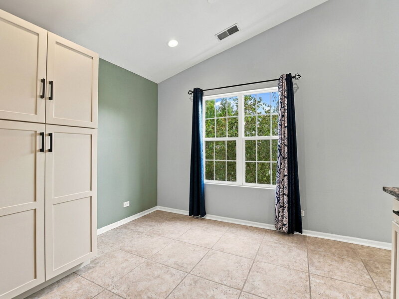 2469 Stoughton Circle Aurora IL 60502
