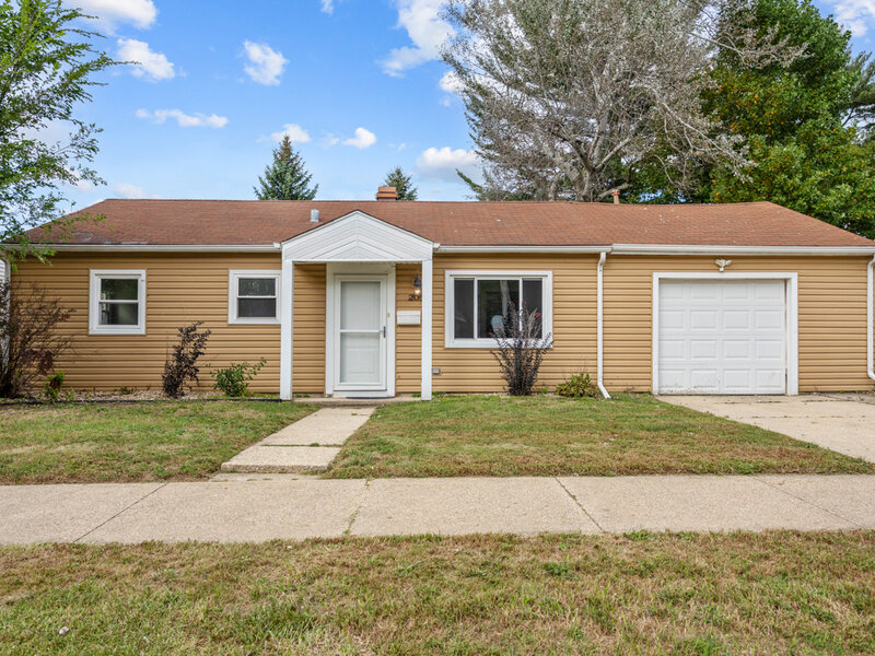 205 Hereford Drive Steger IL 60475