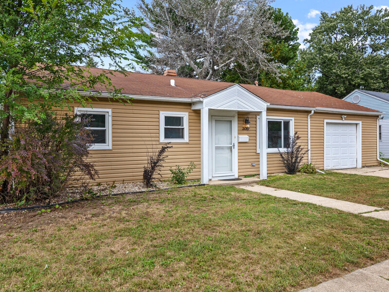 205 Hereford Drive Steger IL 60475