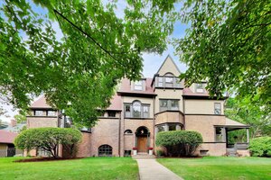 Photo of 225 Hamilton Street Evanston IL 60202