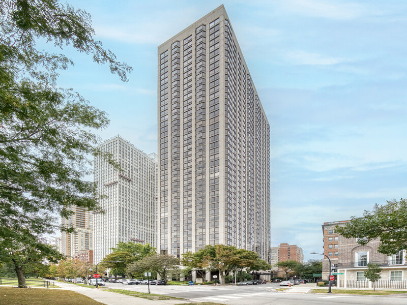 2650 N Lakeview Avenue Chicago IL 60614