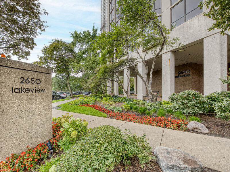 2650 N Lakeview Avenue Chicago IL 60614
