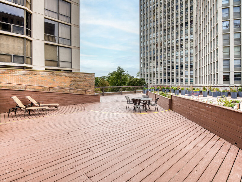 2650 N Lakeview Avenue Chicago IL 60614